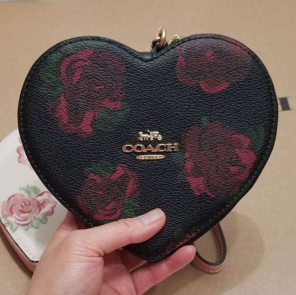 🍒NWT🍒COACH HEART WRISTLET - Picture 2 of 8